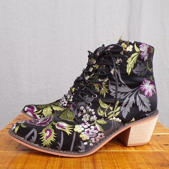 Pretty Floral Embroidered Fabric Heeled Boots. Women's Size EU 41 US 10-10.5 - Picture 2 of 12